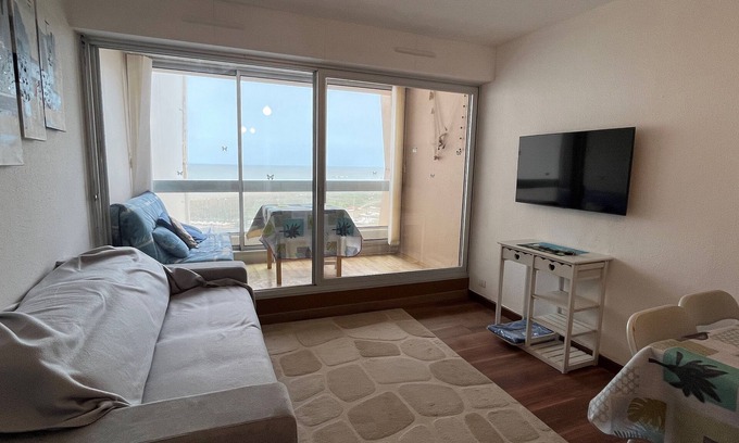 Saint-Jean-de-Monts Apartment | Apartment facing the sea