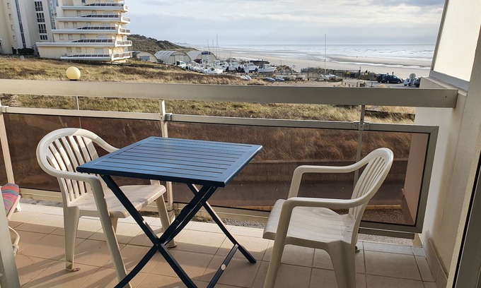 Merlimont-Plage Apartment | Apartment facing the sea with balcony