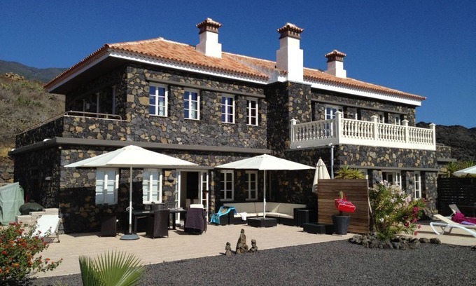 Los Llanos de Aridane Apartment | Apartment Fenia - sea view, well equipped, located in Las Norias.