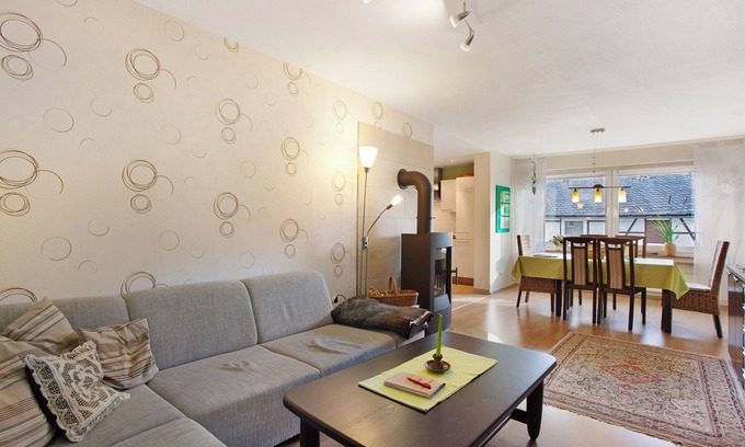Usseln Apartment | Apartment 'Ferienwohnung Königshof 2' with Shared Garden and Wi-Fi
