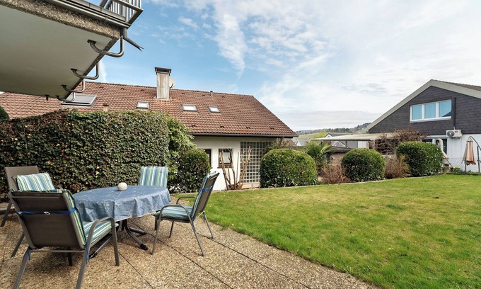 Obersasbach Apartment | Apartment 'Ferienwohnung Landhaus' with Private Terrace, Shared Garden and Wi-Fi