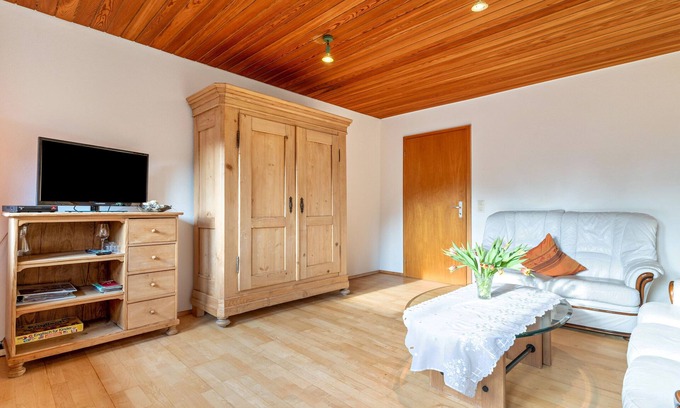 Gengenbach Apartment | Apartment 'Ferienwohnung Dora' with Shared Garden, Balcony and Wi-Fi