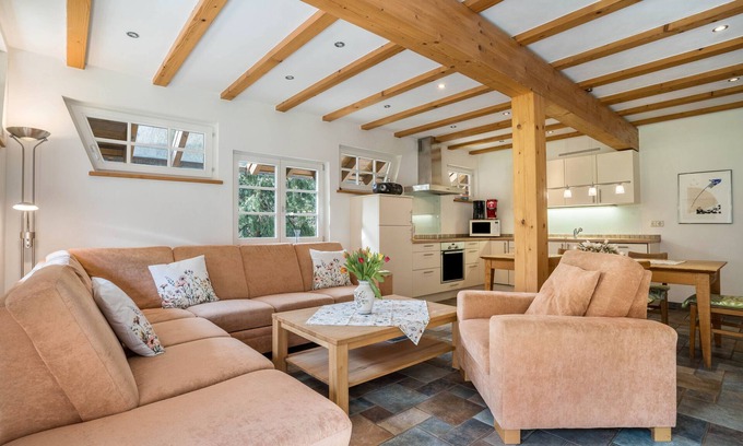 Gengenbach Apartment | Apartment 'Ferienwohnung Heuduft' with Shared Garden, Balcony and Wi-Fi