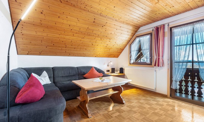 Wittenschwand Apartment | Apartment 'Ferienwohnung Fürbüüni' with Shared Garden, Balcony and Wi-Fi
