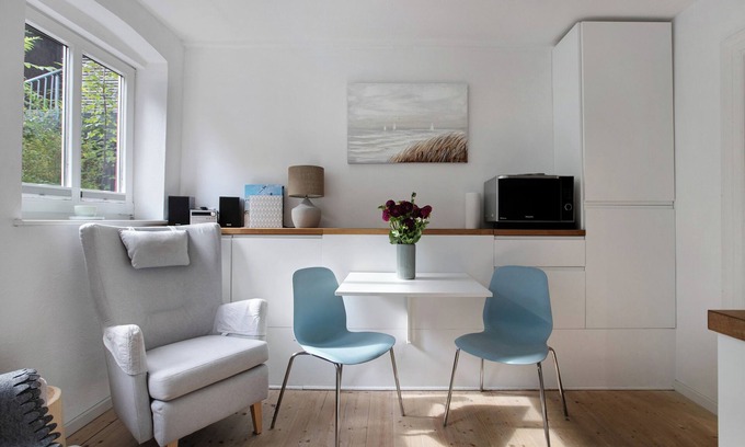 Flensburg Apartment | Apartment 'Ferienwohnung 'smaaland' with Shared Garden and Wi-Fi
