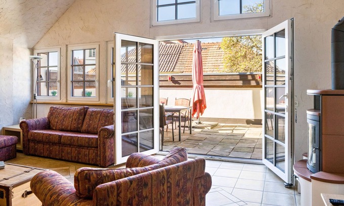Bickensohl Apartment | Apartment 'Ferienwohnung Terrasse' with Private Terrace, Shared Garden and Wi-Fi