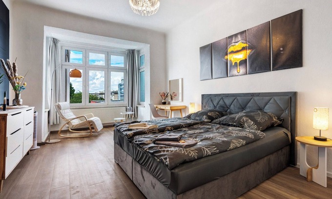 Chemnitz Apartment | Apartment 'Ferienwohnung Chemnitz City' with Balcony and Wi-Fi