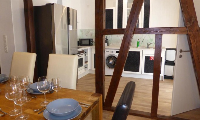 Jena Apartment | Apartment Ferienwohnung Martin Luther, 3 Schlafzimmer, free WiFi, Nähe Zentrum, klimatisiert, hell, offen, sehr schön,