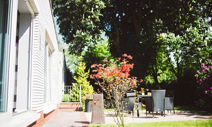 Wiesmoor Apartment | Apartment 'Ferienwohung An Der Kastanie' with Private Terrace, Private Garden and Wi-Fi