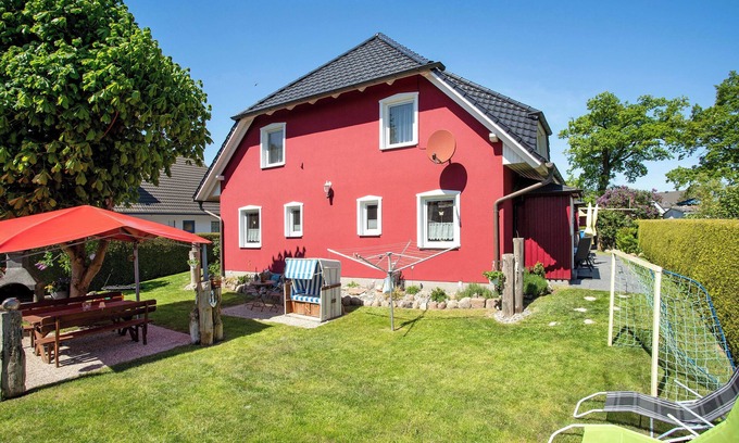 Wieck auf dem Darss Apartment | Apartment 'Fewo 14 - Halbinsel Darss - Ostsee' with Private Terrace, Shared Garden and Wi-Fi