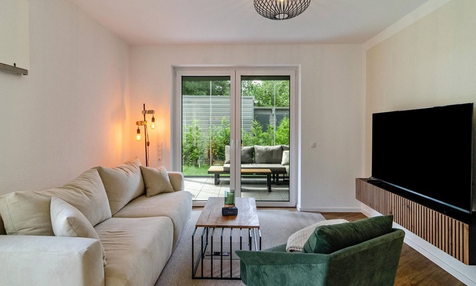 Bad Zwischenahn Apartment | Apartment 'Fewo Luisa' with Private Terrace, Private Garden and Wi-Fi