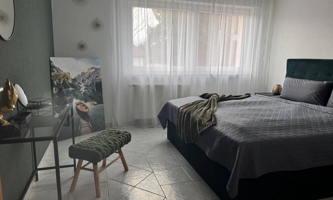 Waggershausen Apartment | Apartment 'Fewo Lago Di Costanza 2' with Private Garden, Balcony and Wi-Fi