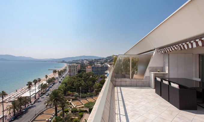 Le Suquet Apartment | Apartment FOOT IN THE WATER 60M2 - 1 bedroom- Garage