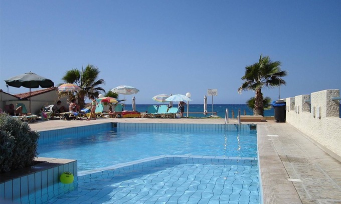 Adelianos Kampos Apartment | Apartment for five, swimming pool, near the beach