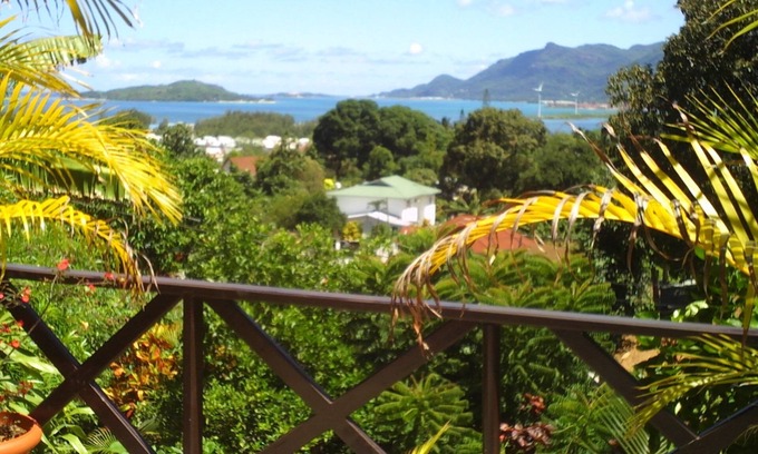 Anse Etoile Apartment | APARTMENT FOR MAXIMUM 4 PEOPLE