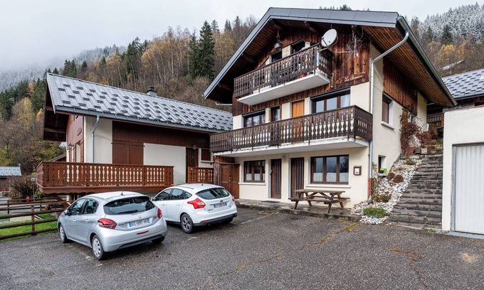 Champagny-en-Vanoise Apartment | Apartment 'Chalet Le Chamois' with Mountain View, Private Terrace and Wi-Fi