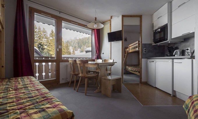 Les Avanchers-Valmorel Apartment | Apartment right on the slopes and on the hiking paths