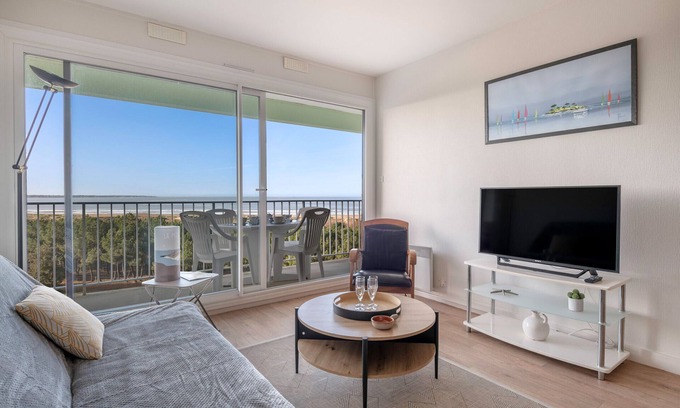 Saint-Brevin-les-Pins Apartment | Apartment facing the sea for 4 in Saint Brévin L’Océan