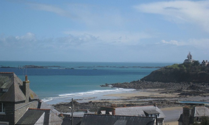 Saint-Quay-Portrieux Apartment | Apartment with beautiful sea view
