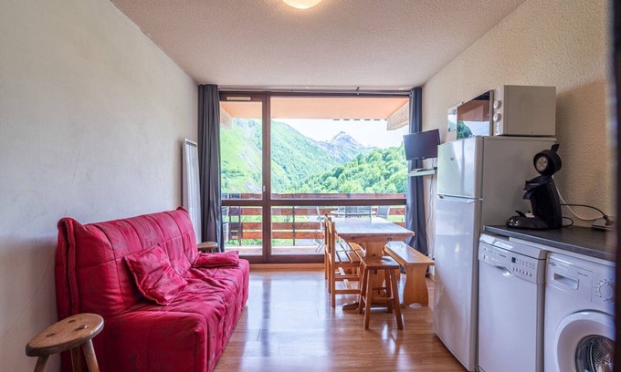 Saint-Sorlin-d'Arves Apartment | Apartment in Saint-Sorlin near Ski Resort