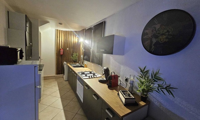 Thezan-les-Beziers Apartment | Apartment