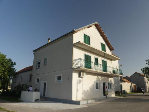 Sonkovic Apartment | Apartment Fran