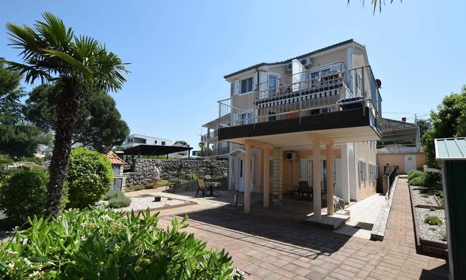 Vantacici Apartment | Apartment Frane 1 with Seaview