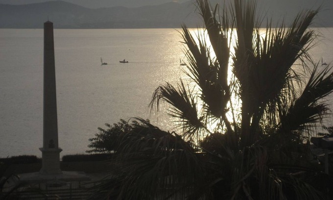 Saint-Raphael Apartment | APARTMENT FRONT OF SEA ST RAPHAEL "Beautiful shore"