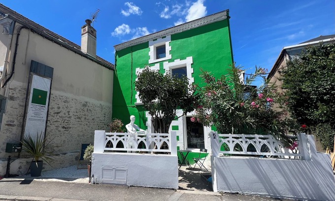 Bellevue - Chantenay - Sainte-Anne Apartment | Apartment Gallery BotanicArt in Trentemoult
