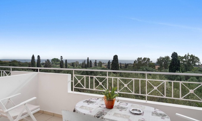 Svoronata Apartment | Apartment 'Garden View 2' with Shared Pool, Wi-Fi and Air Conditioning