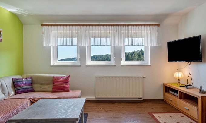 Schramberg Apartment | Apartment 'Gartenblick' with Mountain View, Private Terrace and Wi-Fi
