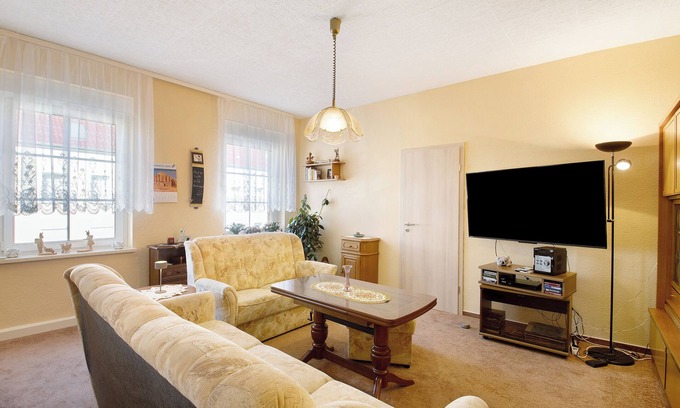 Stassfurt Apartment | Apartment 'Gisela' with Shared Terrace, Shared Garden and Wi-Fi