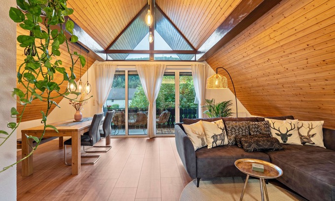 Lahr Apartment | Apartment 'Goldener Hirsch' with Mountain View, Balcony and Wi-Fi