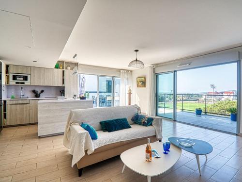 Frejus Apartment | Apartment Golfe Horizon-1 by Interhome