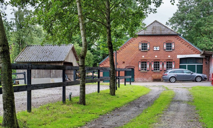 Stadland Apartment | Apartment 'Grodenhof' with Shared Pool, Shared Terrace and Wi-Fi
