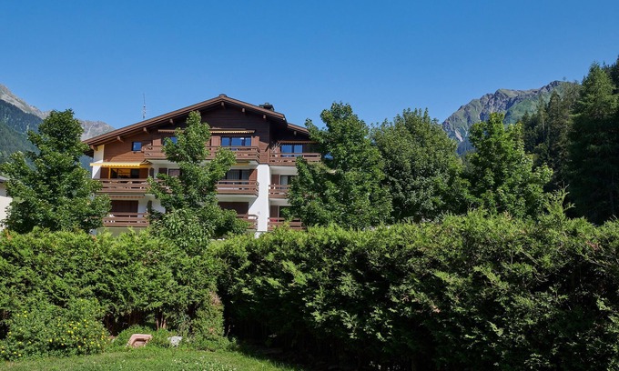Klosters-Serneus Apartment | Apartment 'Haus Alpina' with Wi-Fi