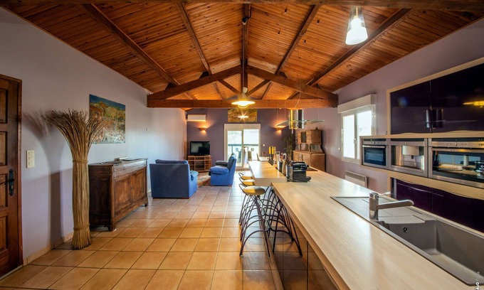 Montans Apartment | APARTMENT - HEART OF A VINEYARD - QUIET