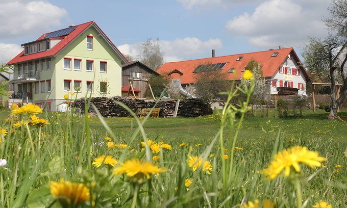 Pfalzgrafenweiler Apartment | Apartment 'Himmelsblick' with Shared Terrace, Shared Garden and Wi-Fi