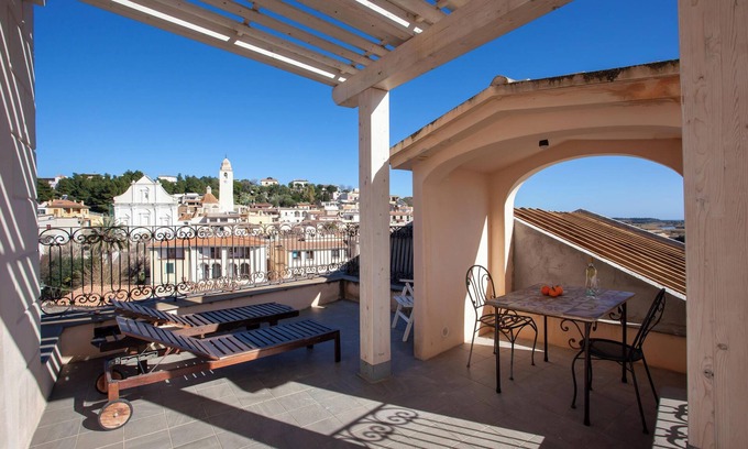 Orosei Apartment | Apartment "Hora Est" with Sea View, Terrace & Wi-Fi