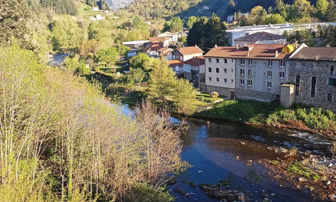 Le Cheylard House | Apartment/house le Cheylard 07160 Ardeche verte Weekly/fortnightly rental