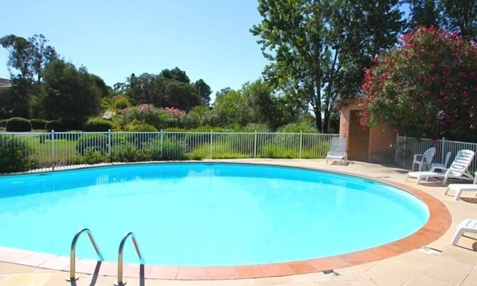 Pinarellu Apartment | Apartment in Pinarellu near famous beach