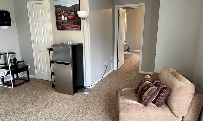 Wayne Apartment | Apartment * Ideal for Downtown or Airport * Roomy