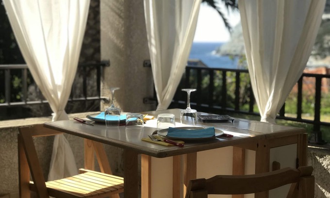 Albo Apartment | Apartment ideally located facing the sea
