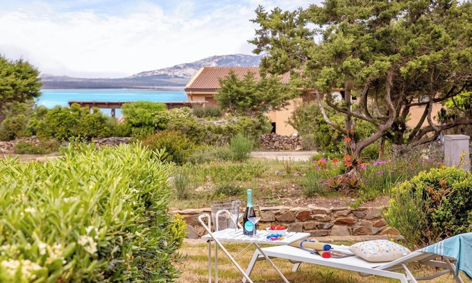 Stintino Apartment | Apartment 'Il Pesce Innamorato - Stintino' with Sea View and Private Terrace