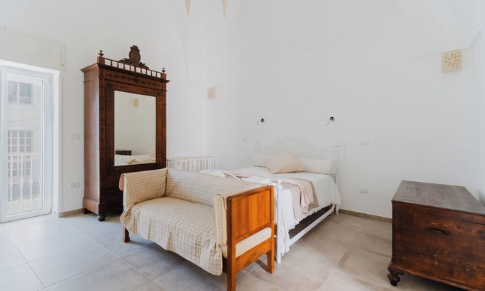 Uggiano la Chiesa Apartment | Apartment 'Ilios' with Shared Terrace, Wi-Fi and Air Conditioning
