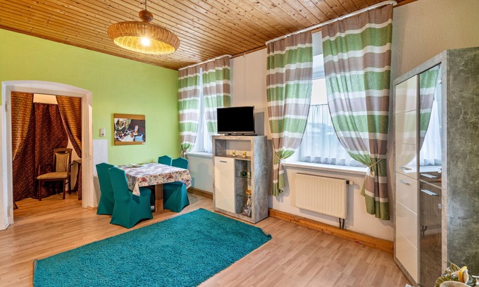 Nussdorf am Inn House | Apartment In A Hotel 'Nußdorfer Hof - Apartment 7' with Mountain View and Wi-Fi