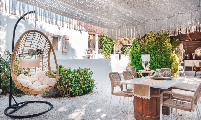 Agios Prokopios Apartment | Apartment In A Hotel 'Sun Rock Boutique - Villa Begonia' with Private Terrace and Air Conditioning