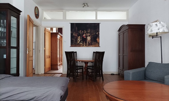 The Hague Center Apartment | Apartment in between Royal Stables and Peace Palace