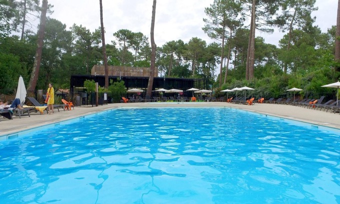 Claouey Apartment | Apartment in Blériot-Plage near Sandy Beach