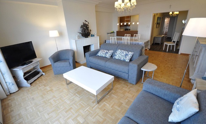 Knokke Apartment | Apartment in Duinbergen near Sandy Beach